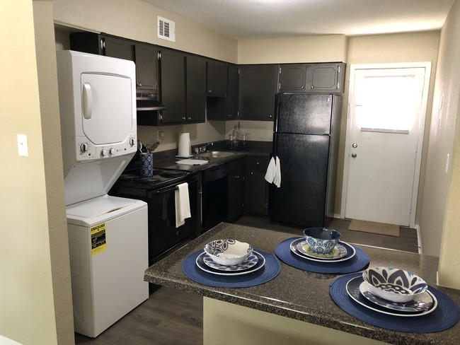 Building Photo - The Summereast Rental