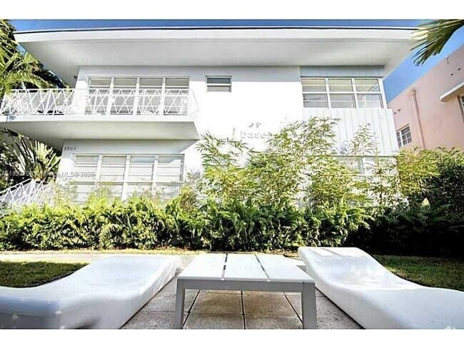 Building Photo - 1235 Euclid Ave Unit 8 Rental