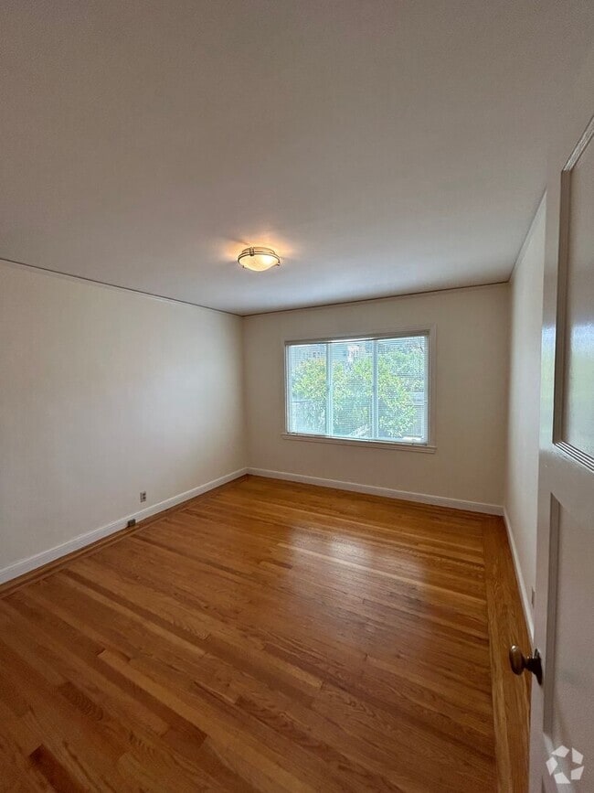 Building Photo - 2741 Judah St Unit 1 Rental