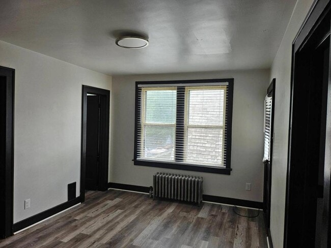 Photo - 949 Maple Ave