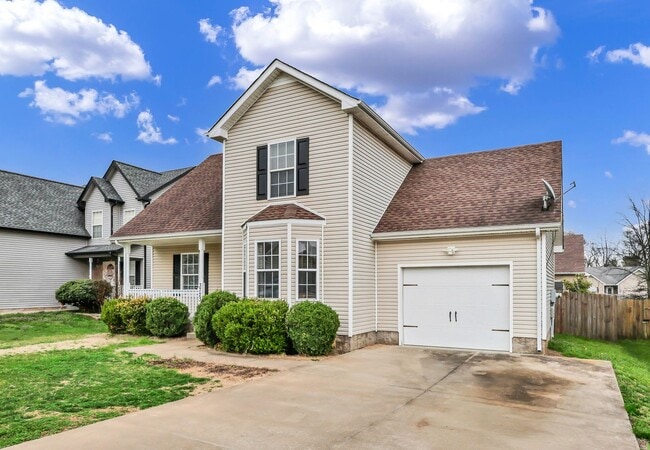 Photo - 4 Bedroom 2 Bath Pet Friendly Home For Rent!