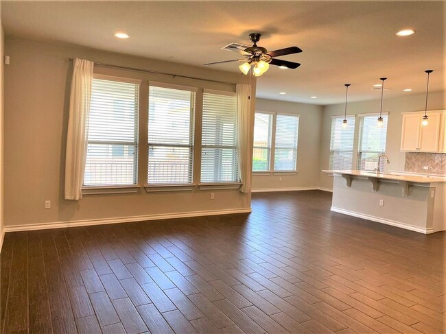 Photo - 16013 Nightshade St