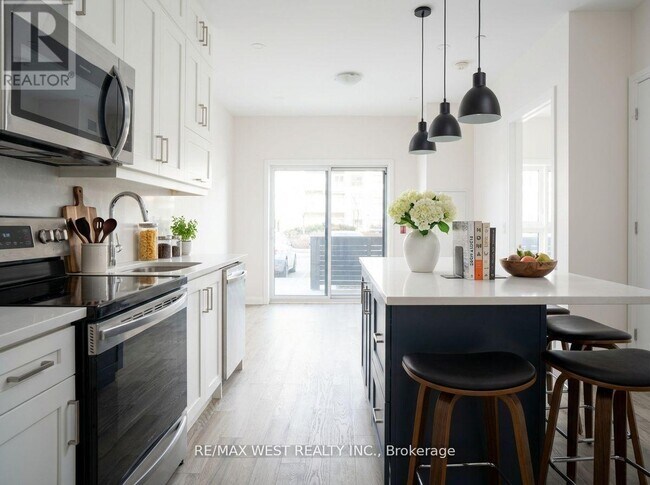 Photo - 102 Grovewood Common Unité 133