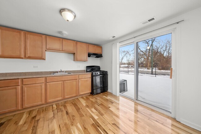 Photo - 13300 S Indiana Chicago, IL 60827