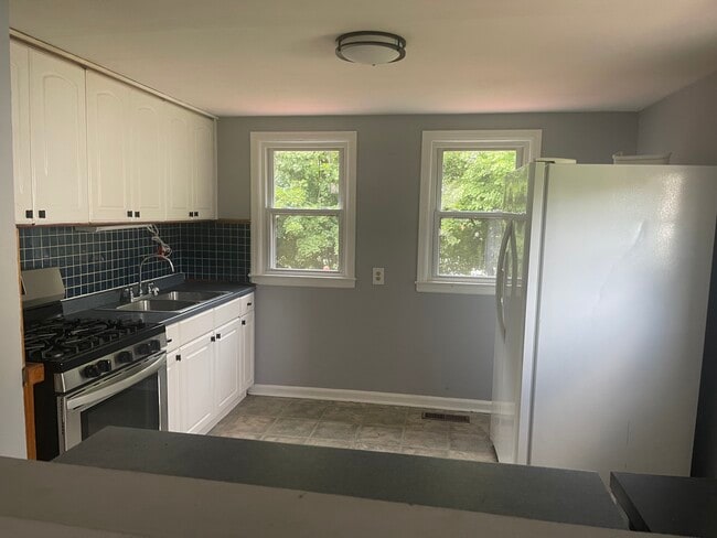 Photo - 293 N Hoadley St