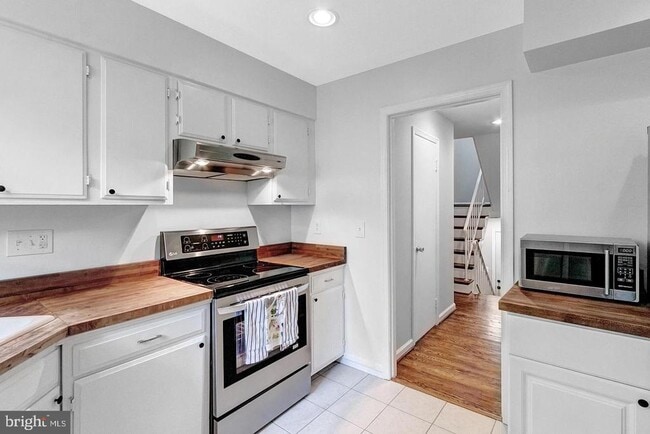 Photo - 3302 Webley Ct