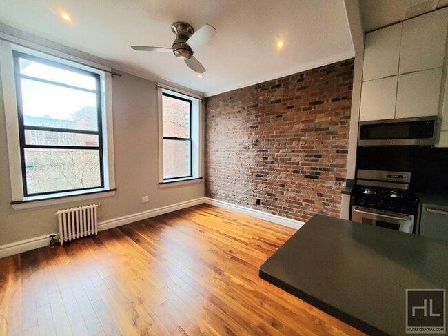 Building Photo - MOTT ST. Rental