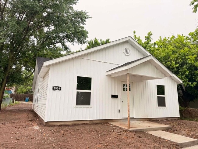 Building Photo - COMING SOON: Be the first to live in this beautiful brand-new 3 bedroom, 2 bathroom home located ...