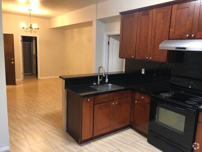 Building Photo - 1470 12th Ave Unit 1470A 12th Ave Rental
