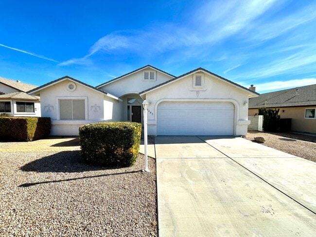 Great 3 Bedroom Home with Detached Garage! - Great 3 Bedroom Home with Detached Garage!