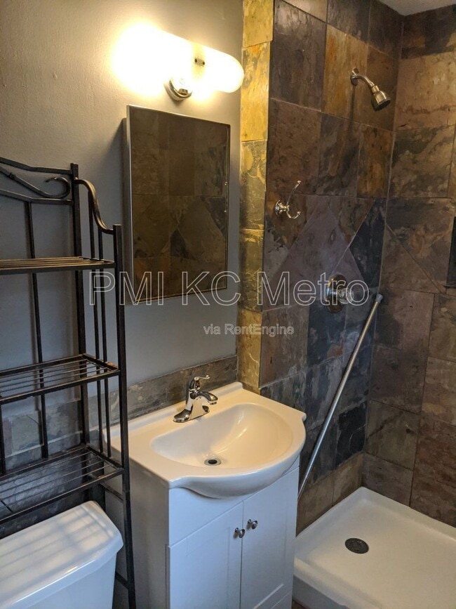 Photo - 3207 NE 48th Terrace