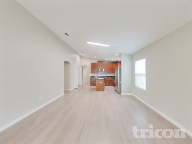 Photo - 621 Birchbark Trail