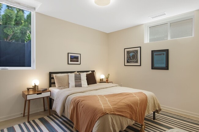 Photo - 1933 Griffith Park Blvd