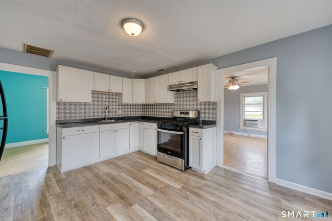 Photo - 202 W Center St