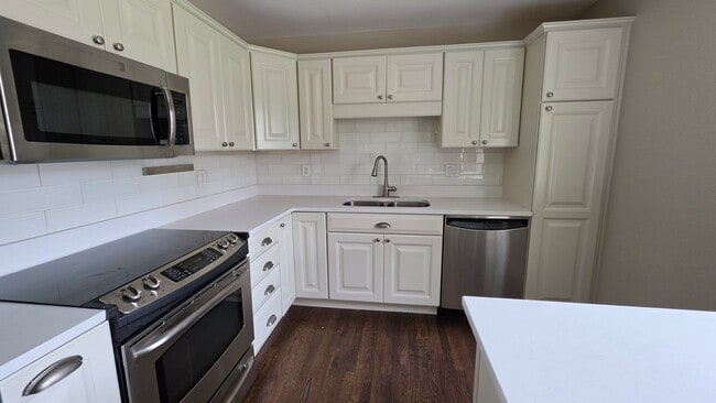 Photo - 793 W Longview Ave