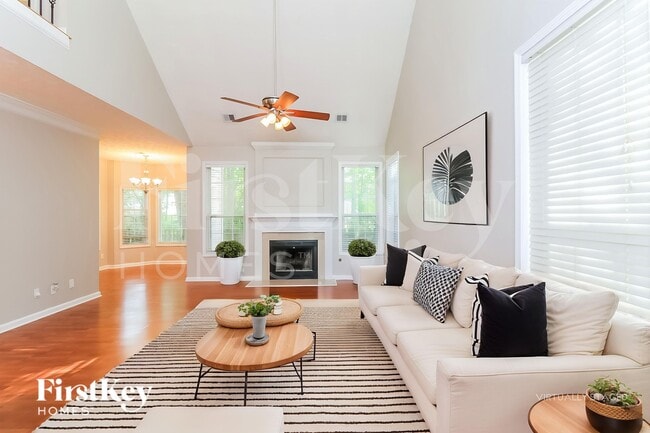 Photo - 115 Weatherstone Dr