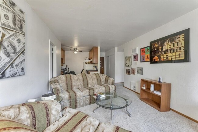 Photo - 455 Crescent St