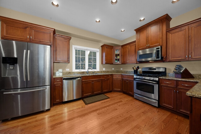 Photo - 844 N Ellsworth St