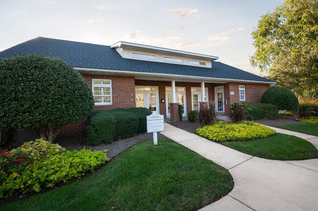 Photo - Abbotts Creek Apartments