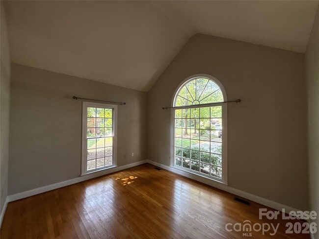 Photo - 2649 Willowbrook Dr