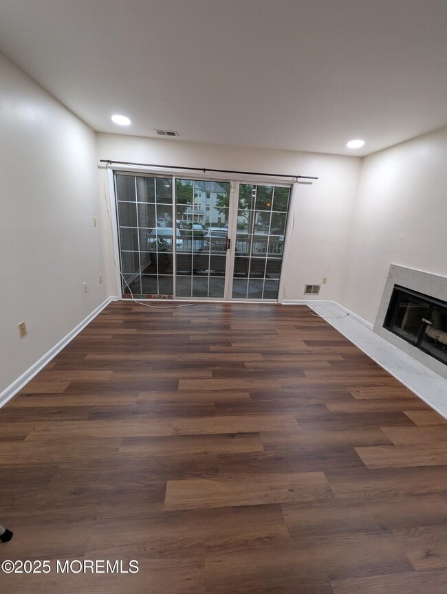 Photo - 110 Biscayne Ct Unit 1