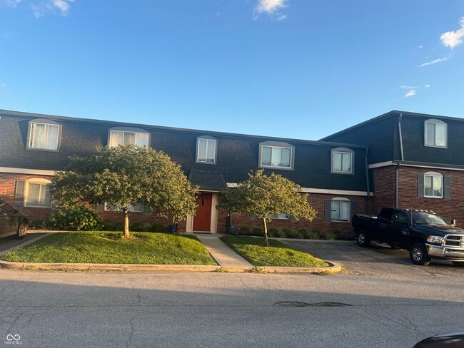 Building Photo - 311 Elmead Ct Unit 2015