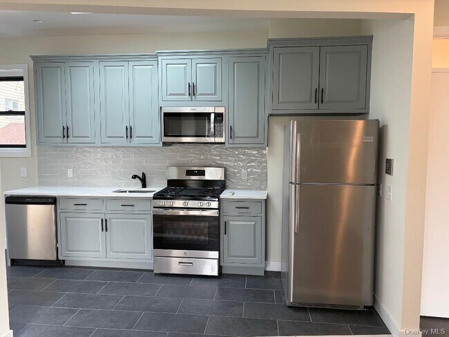 Photo - 687 Nepperhan Ave