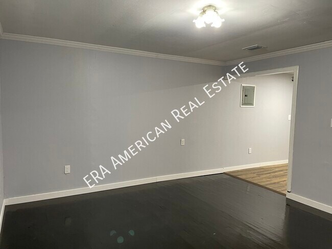 Photo - 401 S Booker St