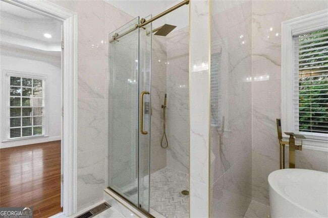 Photo - 1711 Summit Glen Ln NE