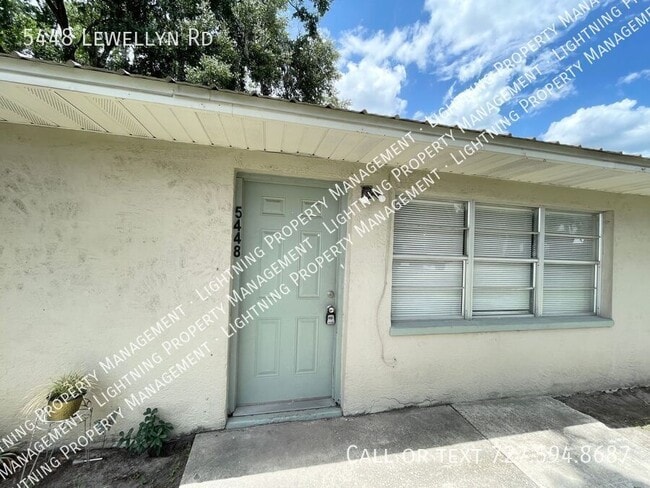 5448 Lewellyn Rd