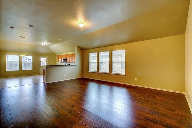 Photo - 4 Bedroom, 2 Bath Home in Fort Worth!