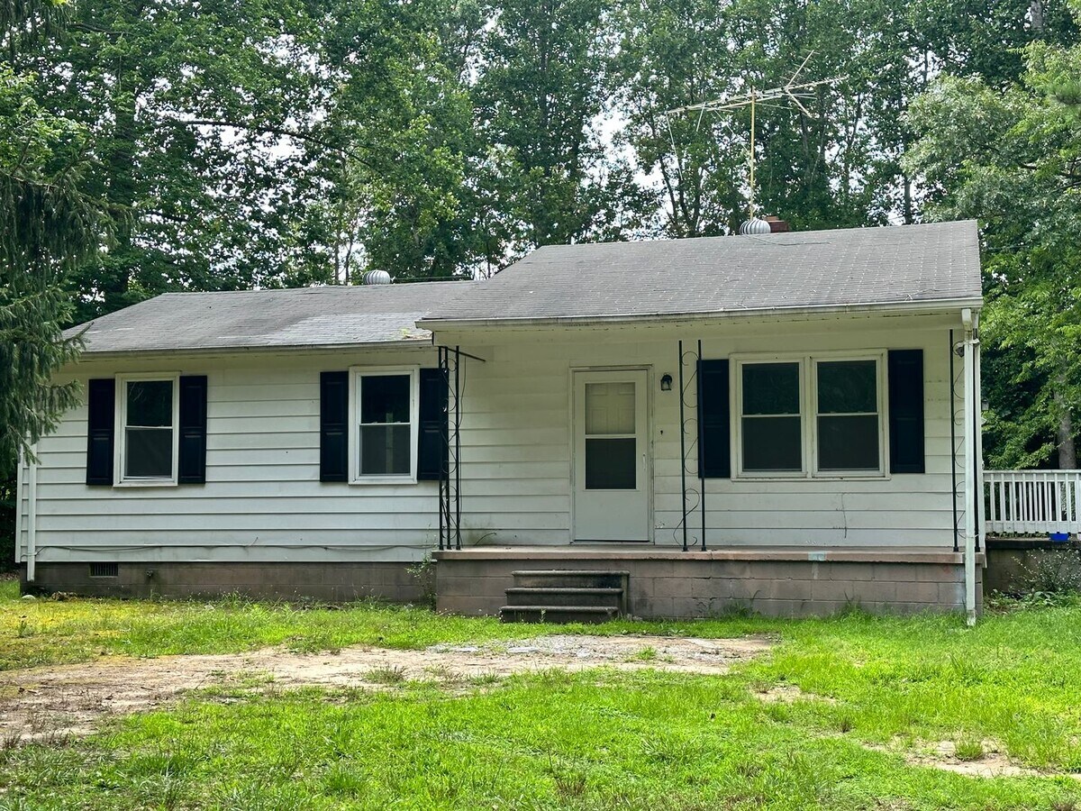 3-Bedroom House Convenient to Farmville - 3-Bedroom House Convenient to Farmville