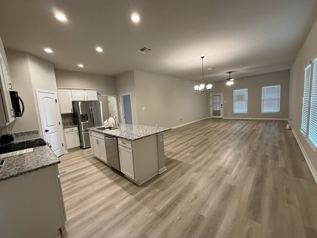 Photo - Spacious 4BR, 2BA Home in coveted Cambre Oaks Subdv - Gonzales