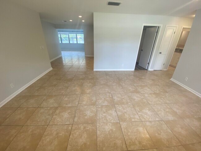 Photo - 1317 Willow Rd