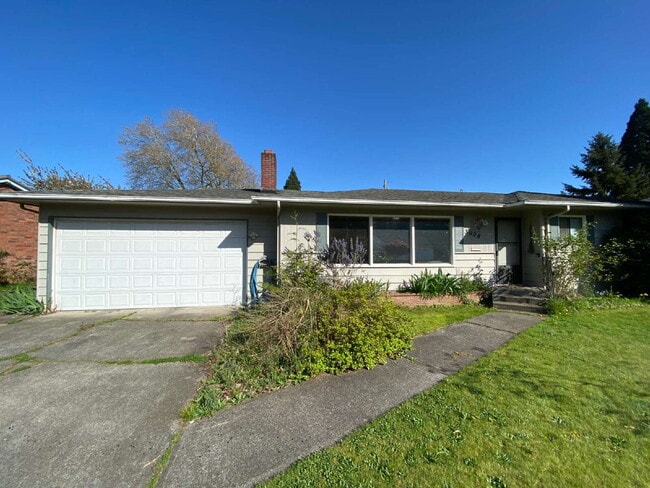 Building Photo - Massive Fenced Yard, Spacious 3BR Near Hospital, Shopping & Waterfront in Prime Bellingham Location