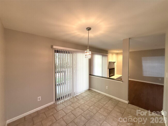 Photo - 11002 Harrowfield Rd