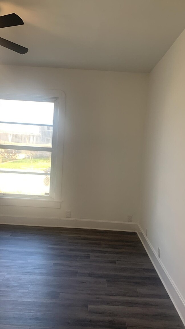 Photo - 1337 Barth Ave