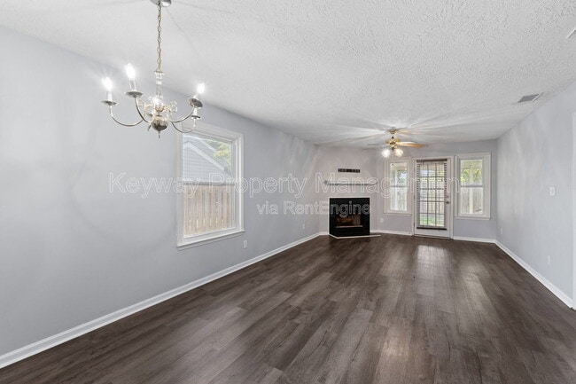 Photo - 410 Tracewood Pl