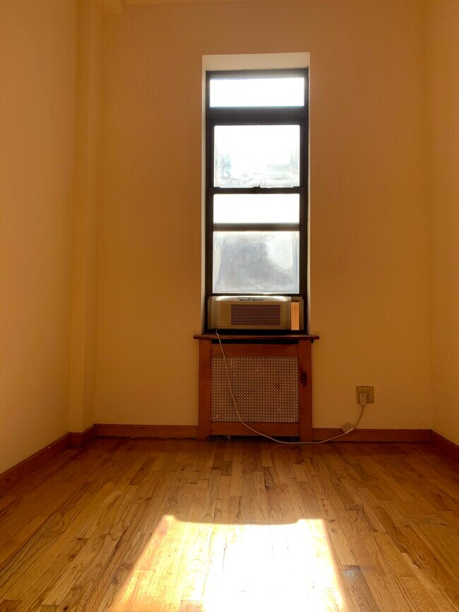 Photo - 70 W 87th St Unidad 2B