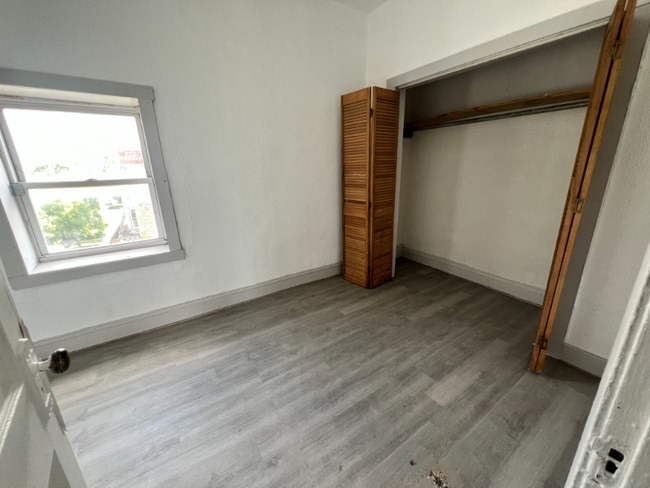 Photo - 1840 S Avers Ave Unidad 3