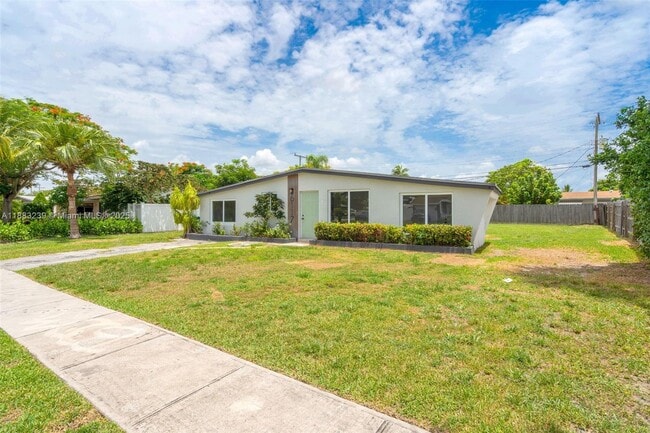 Building Photo - 6117 NW 9th St Rental