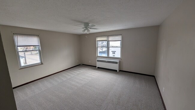 Photo - 302 W Vine St