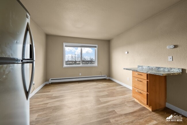 Photo - 618 Gambell St Unit 23