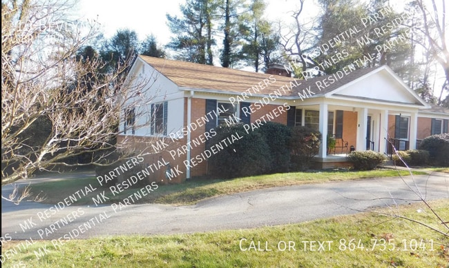 Building Photo - 10 Bevlyn Dr Rental