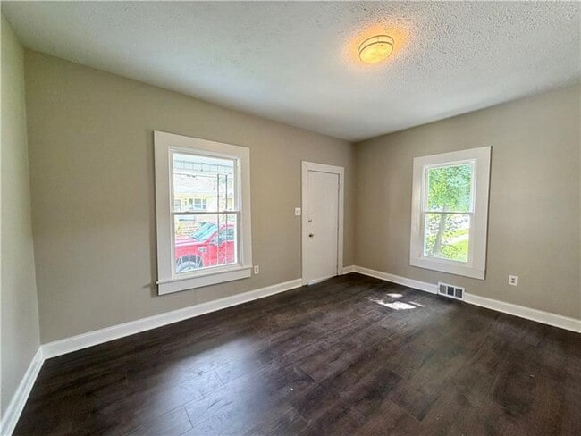 Photo - 1112 Pollock Ave