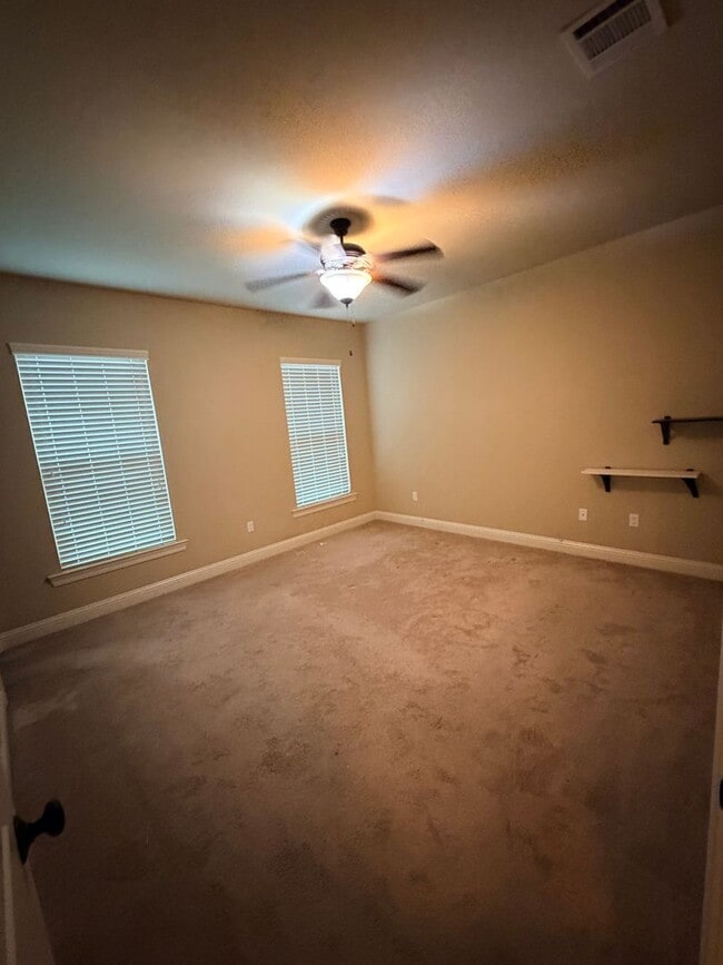 Photo - Beautiful 3 Bedroom Home in Island Park!