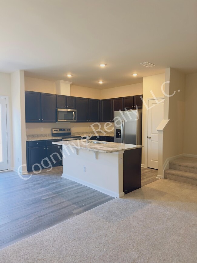 Photo - 819 McKenzie Pk Ter