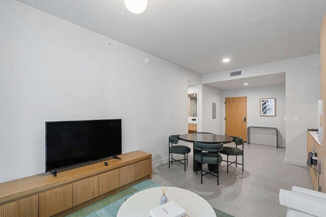 Photo - 11 NE 6th St Unit SI ID1373698P