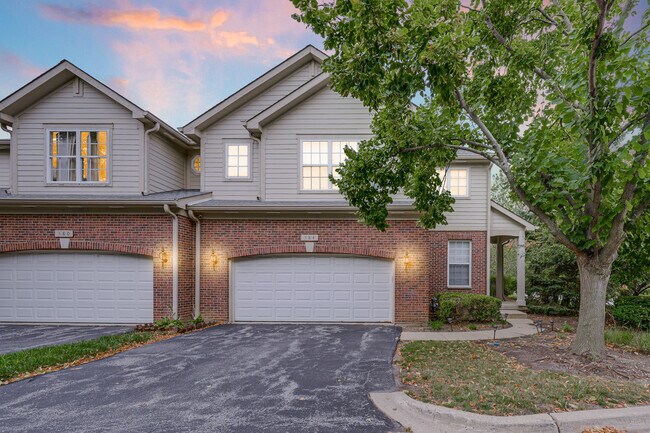 384 N W Pointe Dr