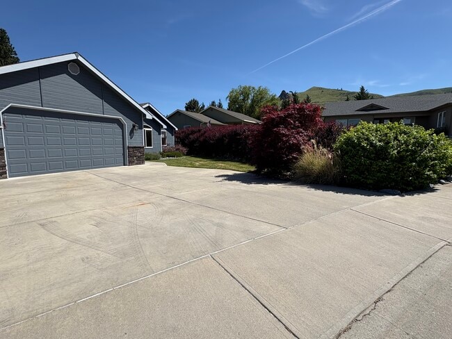 Photo - 1815 Dorner Pl